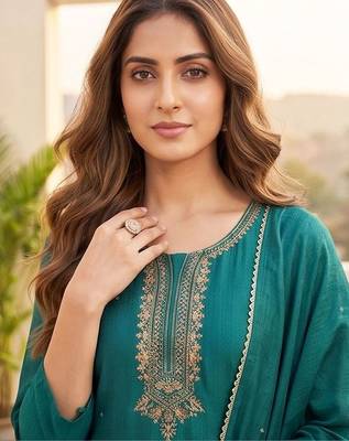 Women Ethnic Motifs Embroidered Regular Thread Work Kurta with Trousers & With Dupatta 4