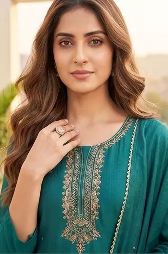Women Ethnic Motifs Embroidered Regular Thread Work Kurta with Trousers & With Dupatta