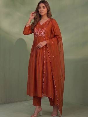 Women Floral Embroidered Empire Thread Work Chanderi Cotton Kurta with Trousers & With Dupatta 3