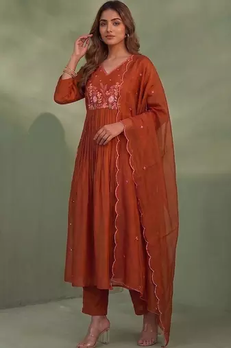 Women Floral Embroidered Empire Thread Work Chanderi Cotton Kurta with Trousers & With Dupatta