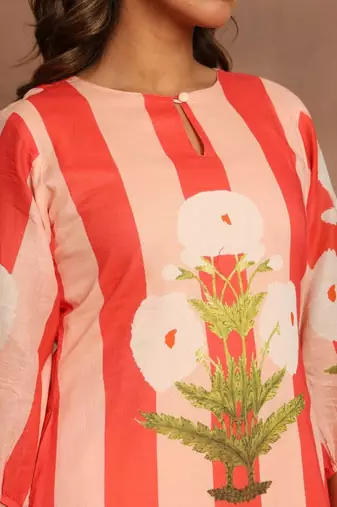 Women Printed Regular Kurta with Trousers