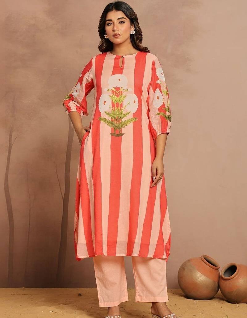 Women Printed Regular Kurta with Trousers