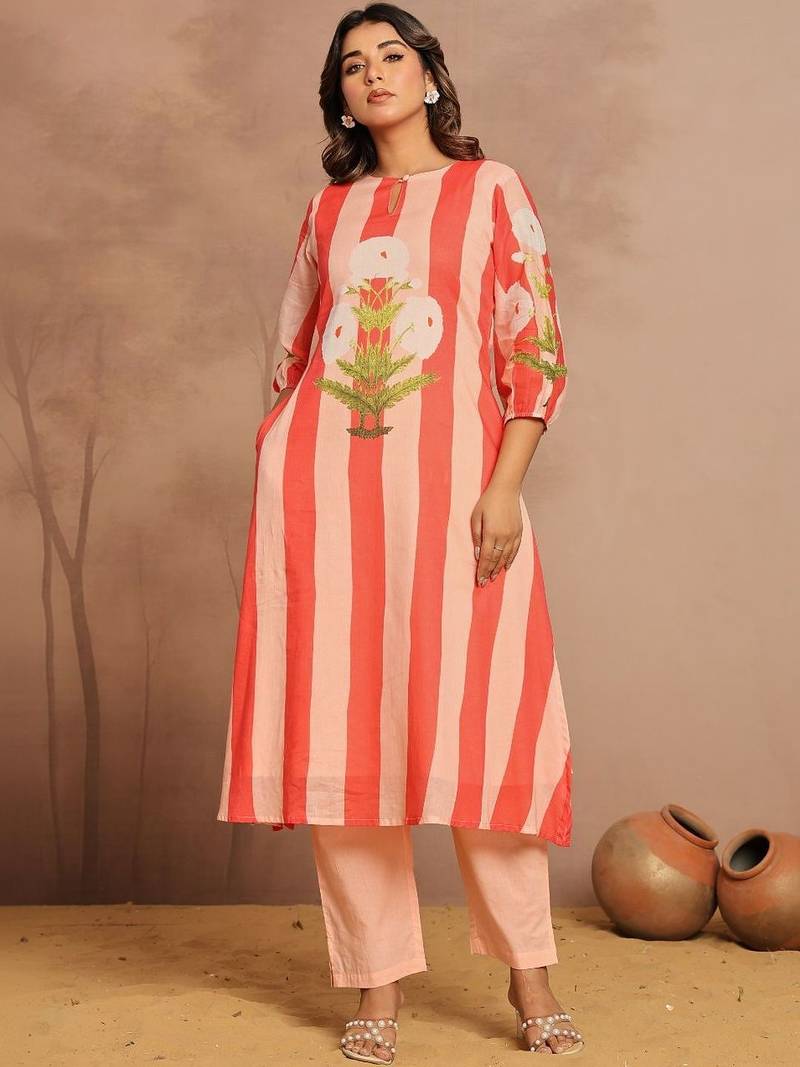 Women Printed Regular Kurta with Trousers