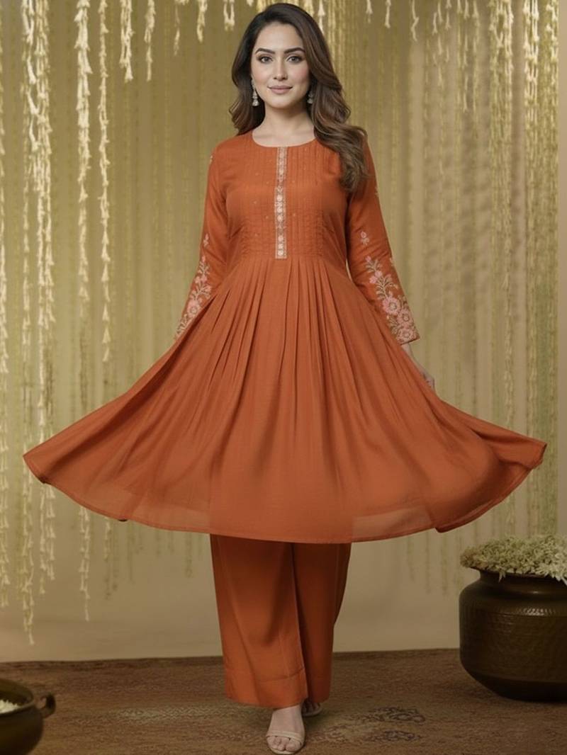 Women Floral Embroidered Tiered Thread Work Kurta with Palazzos
