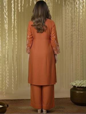 Women Floral Embroidered Tiered Thread Work Kurta with Palazzos 2