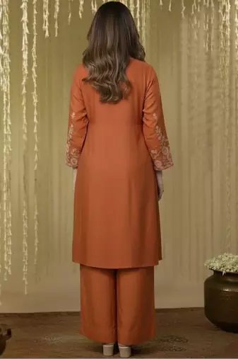Women Floral Embroidered Tiered Thread Work Kurta with Palazzos