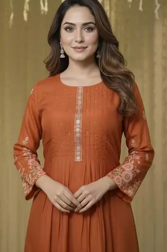 Women Floral Embroidered Tiered Thread Work Kurta with Palazzos