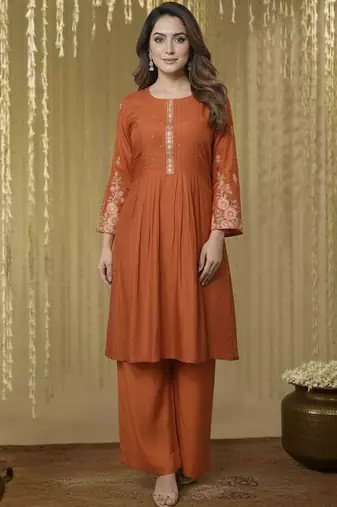 Women Floral Embroidered Tiered Thread Work Kurta with Palazzos