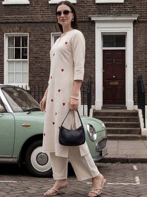 Women Ethnic Motifs Embroidered Regular Thread Work Kurta with Palazzos 3