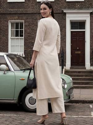 Women Ethnic Motifs Embroidered Regular Thread Work Kurta with Palazzos 4