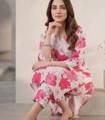 Women Floral Printed Regular Kurta with Trousers