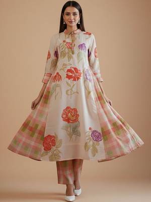 Women Floral Printed Regular  Cotton Kurta with Trousers 1