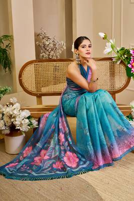 Blue shimmer printed zari saree with unstitched blouse piece. 3