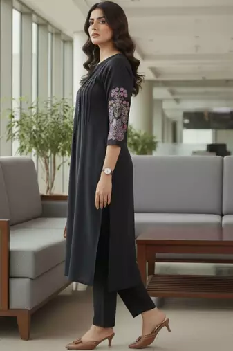 Women Ethnic Motifs Embroidered Panelled Thread Work Kurta with Trousers