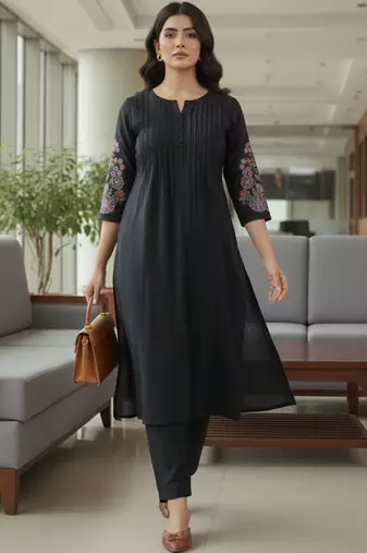 Women Ethnic Motifs Embroidered Panelled Thread Work Kurta with Trousers