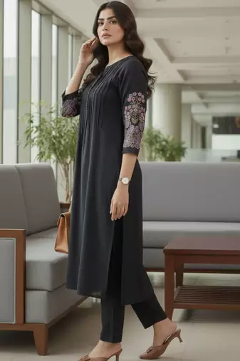 Women Ethnic Motifs Embroidered Panelled Thread Work Kurta with Trousers