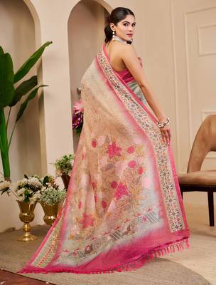 Pink shimmer printed zari saree with unstitched blouse piece. 5