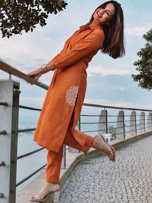 Women Ethnic Motifs Regular Thread Work Kurta with Trousers 2