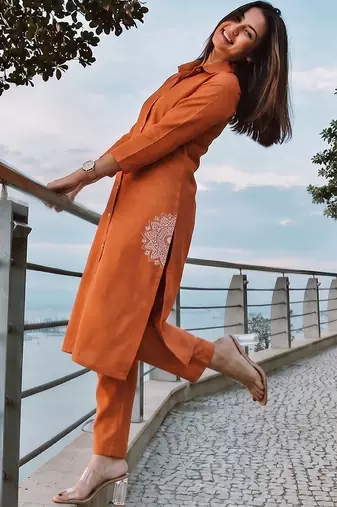 Women Ethnic Motifs Regular Thread Work Kurta with Trousers