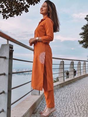 Women Ethnic Motifs Regular Thread Work Kurta with Trousers 3