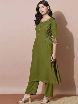 Women Ethnic Motifs Embroidered Regular Thread Work Kurta with Palazzos 4