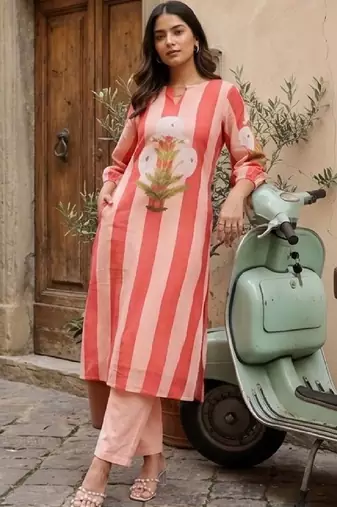Women Floral Printed Regular Kurta with Trousers