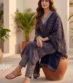 Women Ethnic Motifs Printed Regular Thread Work Kurta with Trousers & With Dupatta