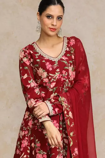 Women Floral Printed Regular Beads and Stones Pure Cotton Kurta with Trousers & With Dupatta