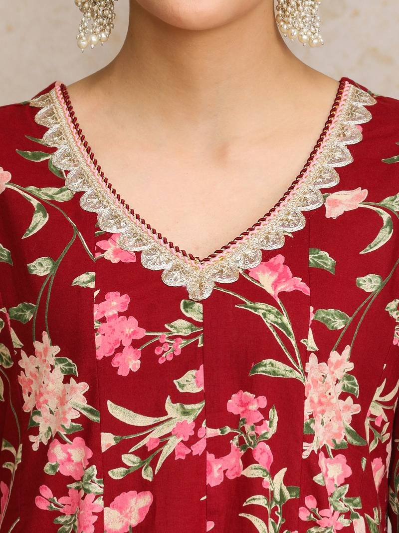 Women Floral Printed Regular Beads and Stones  Cotton Kurta with Trousers & With Dupatta