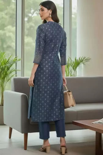 Women Floral Printed Regular Chanderi Silk Kurta with Trousers & With Dupatta