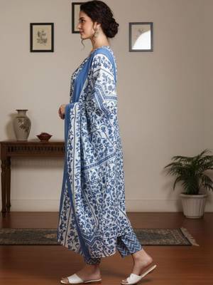 Women Floral Printed Regular Kurta with Trousers & With Dupatta 4