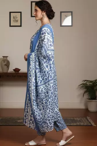 Women Floral Printed Regular Kurta with Trousers & With Dupatta