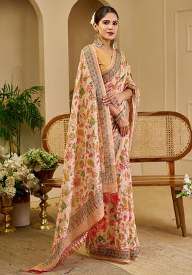 Peach shimmer printed zari saree with unstitched blouse piece. 4