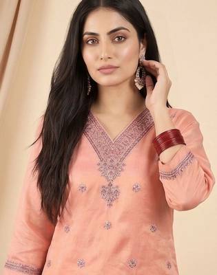 Women Ethnic Motifs Embroidered Regular Thread Work Kurta with Trousers & With Dupatta 3