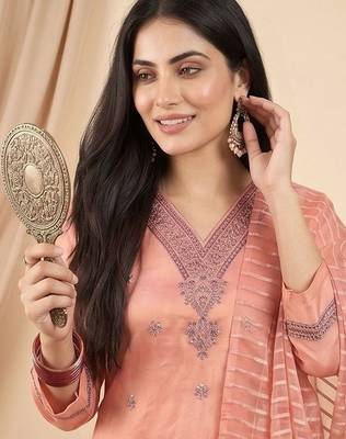 Women Ethnic Motifs Embroidered Regular Thread Work Kurta with Trousers & With Dupatta 4