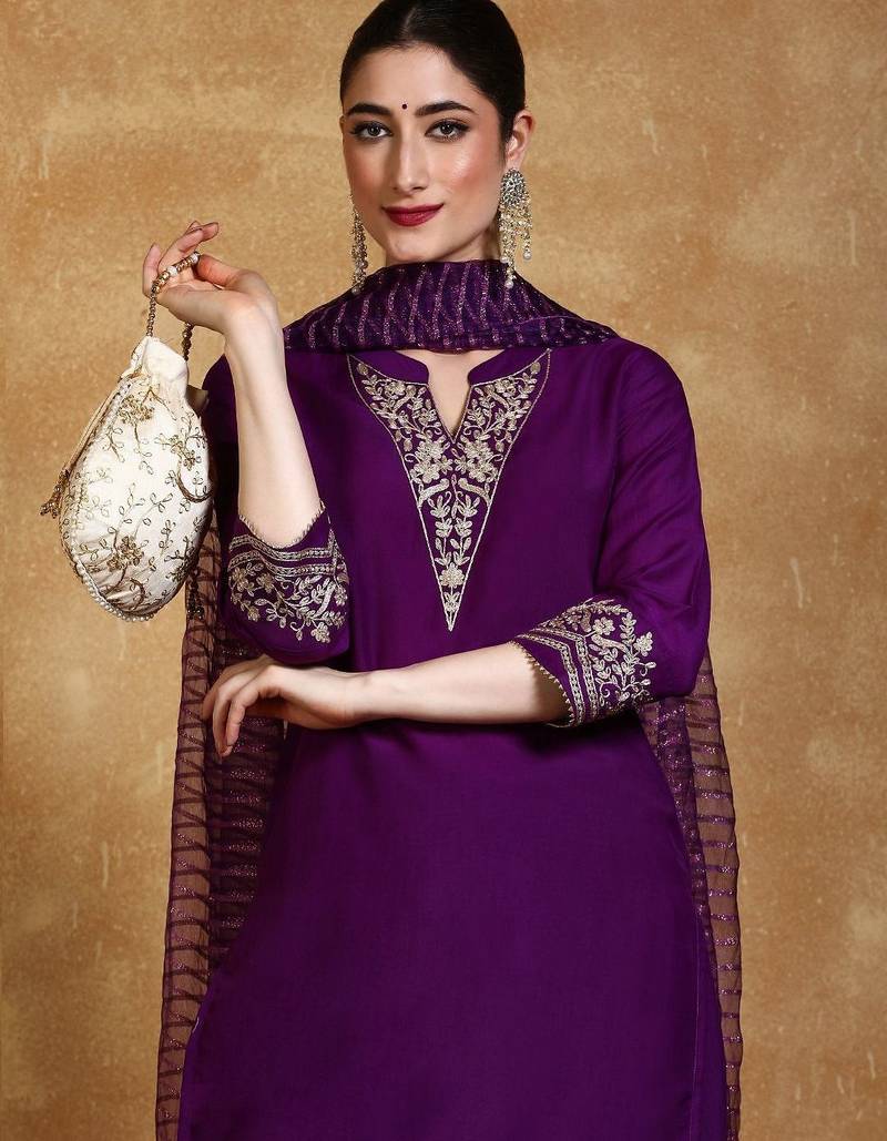 Women Floral Embroidered Kurta with Trousers & Dupatta