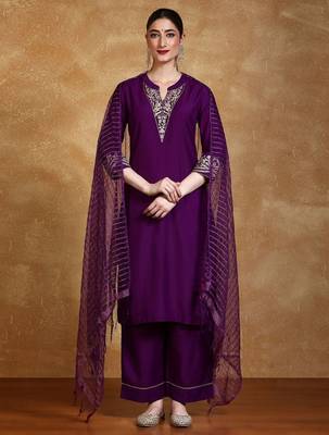 Women Floral Embroidered Kurta with Trousers & Dupatta 3