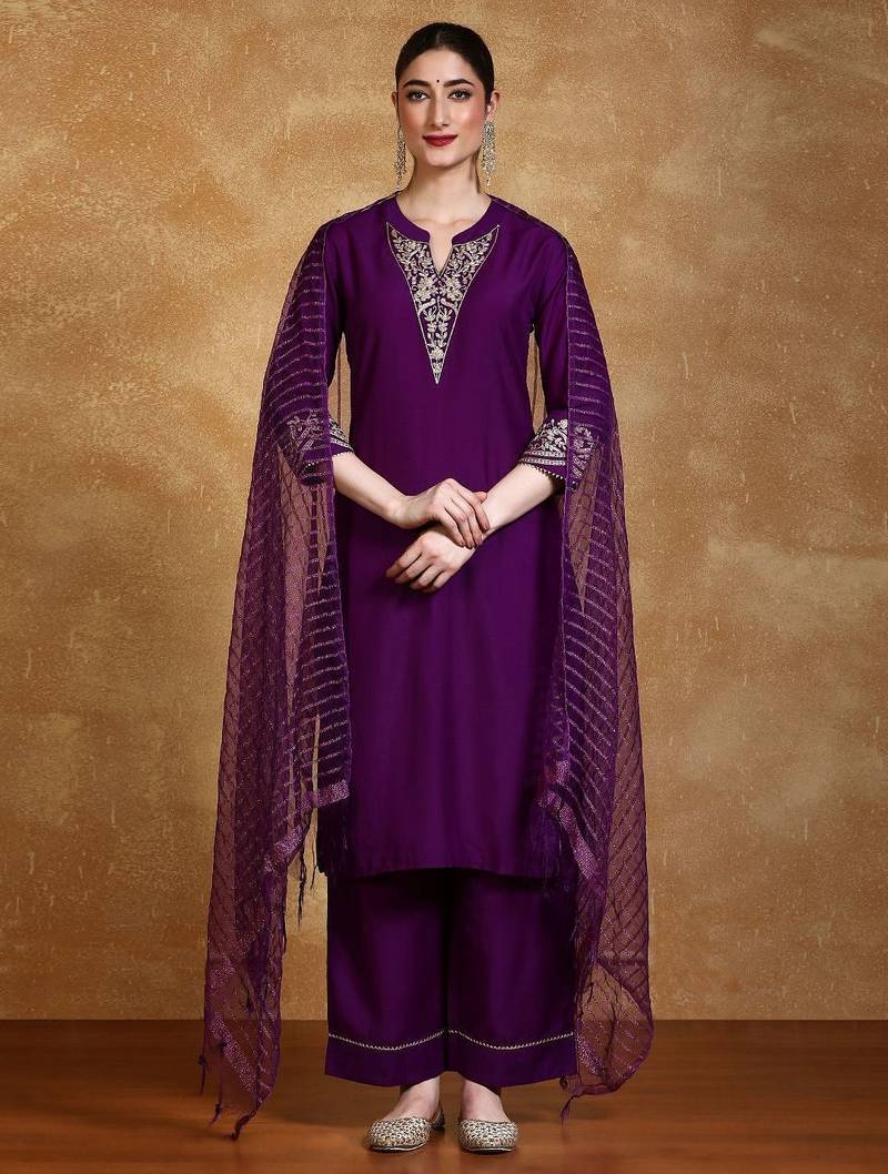 Women Floral Embroidered Kurta with Trousers & Dupatta
