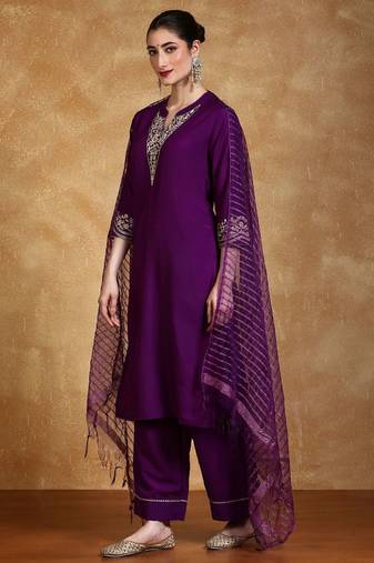 Women Floral Embroidered Kurta with Trousers & Dupatta