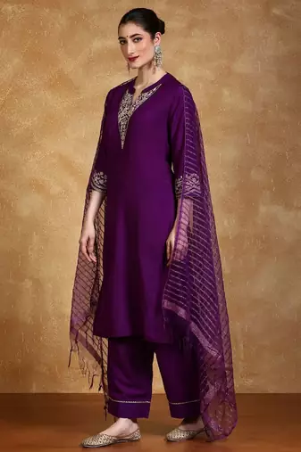 Women Floral Embroidered Kurta with Trousers & Dupatta
