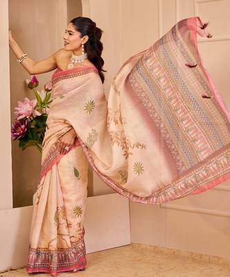 Peach shimmer printed zari saree with unstitched blouse piece. 2