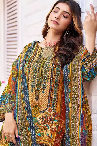 Women Printed Regular Beads and Stones Kurta with Trousers & With Dupatta