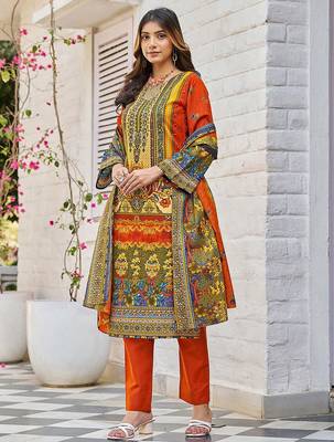 Women Printed Regular Beads and Stones Kurta with Trousers & With Dupatta 5