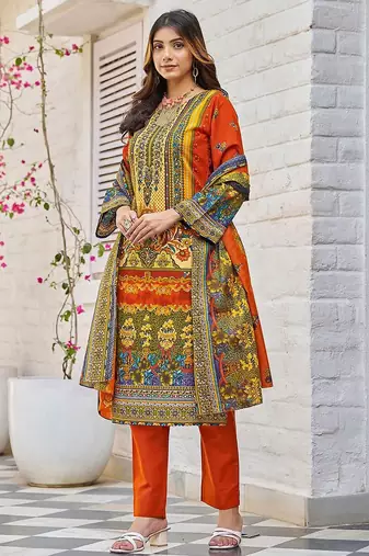 Women Printed Regular Beads and Stones Kurta with Trousers & With Dupatta