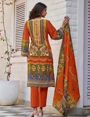Women Printed Regular Beads and Stones Kurta with Trousers & With Dupatta 6