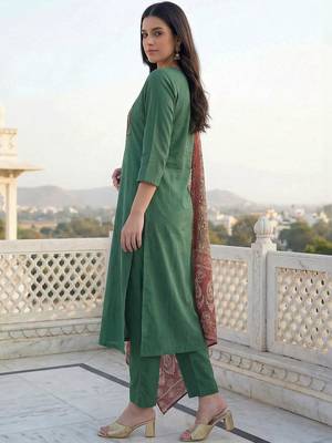 Women Ethnic Motifs Embroidered Regular Thread Work Kurta with Trousers & With Dupatta 3