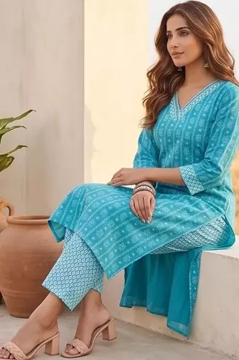 Women Ethnic Motifs Printed Regular Kurta with Trousers & With Dupatta