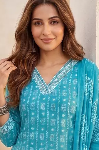 Women Ethnic Motifs Printed Regular Kurta with Trousers & With Dupatta