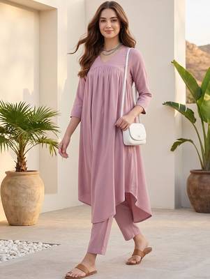 Women Regular Silk Crepe Kurta with Trousers 1
