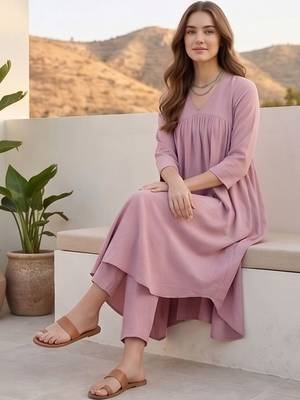 Women Regular Silk Crepe Kurta with Trousers 5
